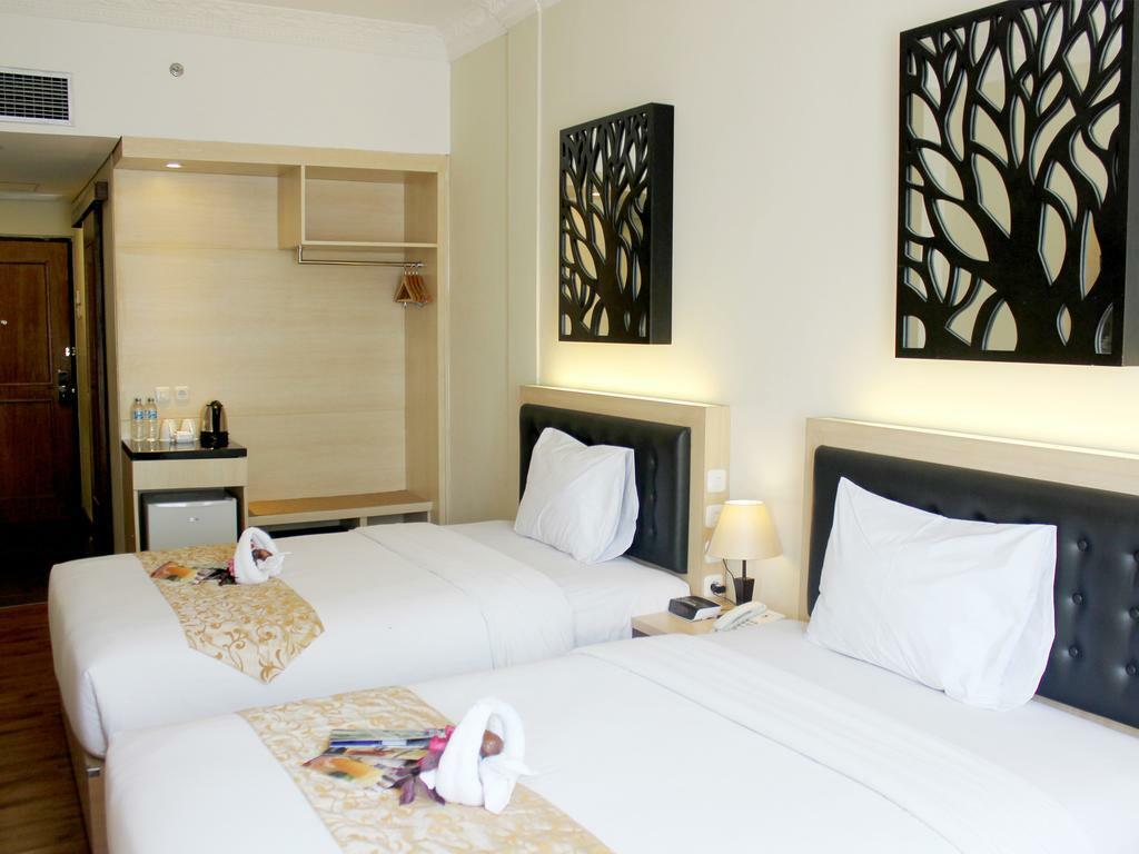 Grand Orchid Hotel Yogyakarta Maguwo Exterior foto